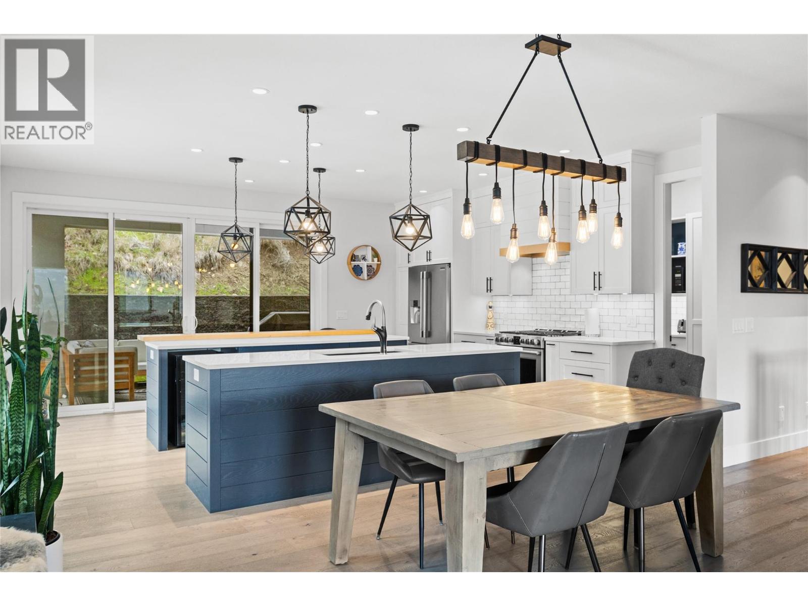 876 Boynton Place, Kelowna, British Columbia  V1V 2Y1 - Photo 4 - 10401474