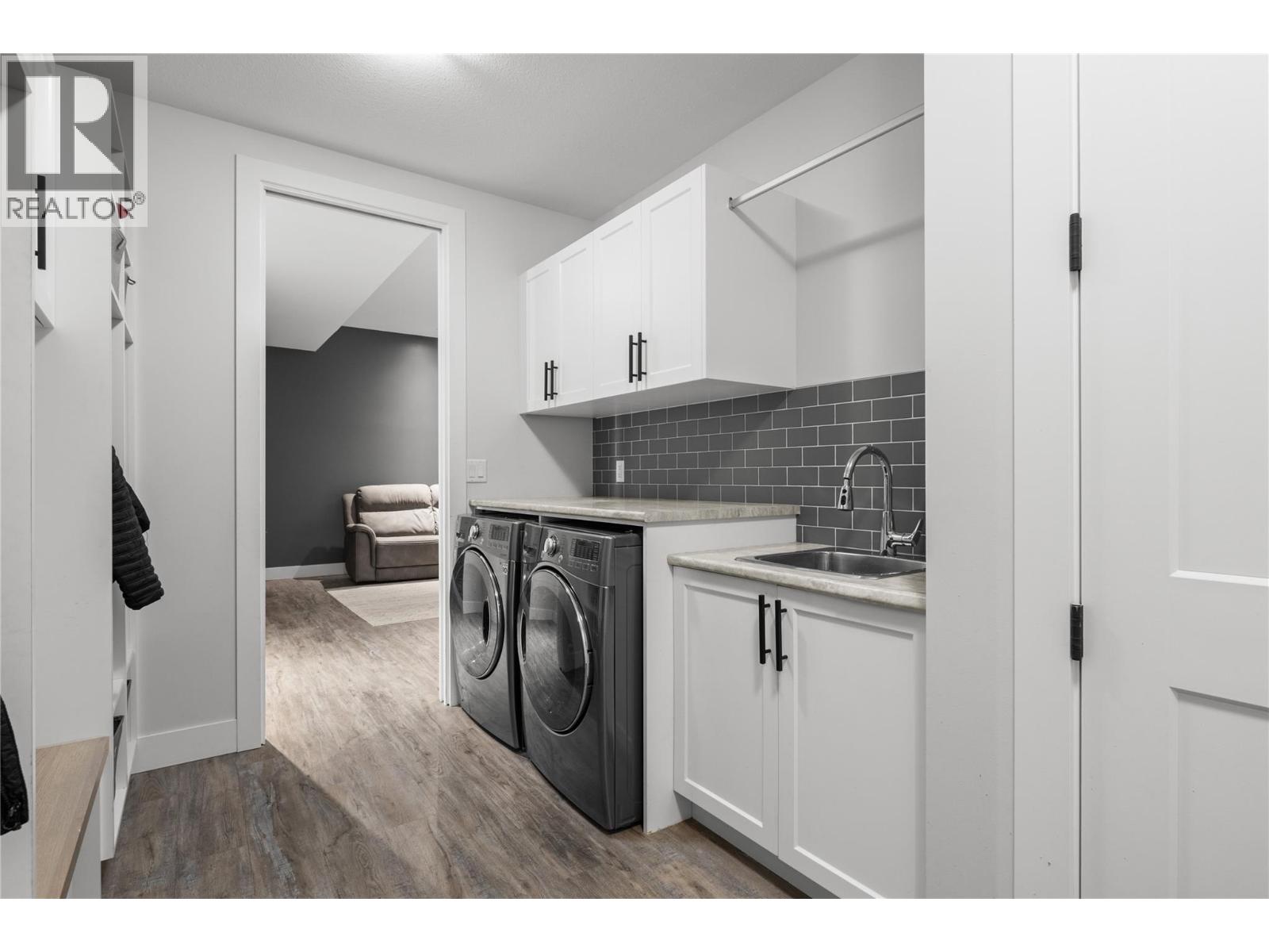 876 Boynton Place, Kelowna, British Columbia  V1V 2Y1 - Photo 44 - 10401474