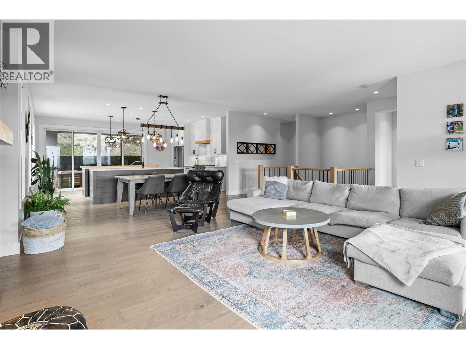 876 Boynton Place, Kelowna, British Columbia  V1V 2Y1 - Photo 5 - 10401474