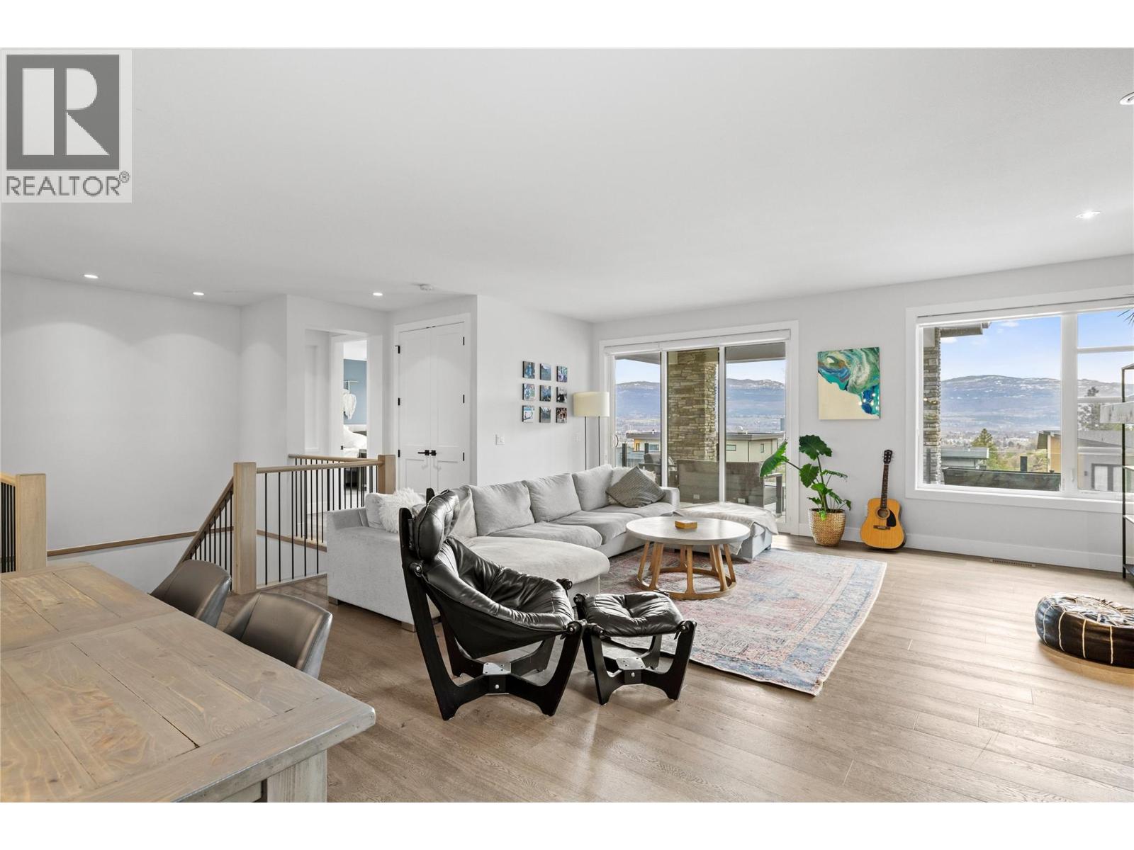 876 Boynton Place, Kelowna, British Columbia  V1V 2Y1 - Photo 6 - 10401474