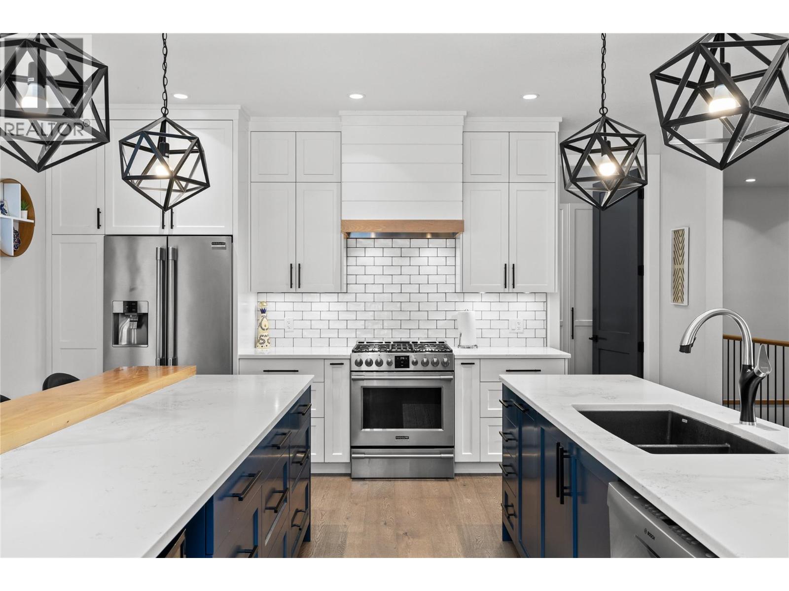 876 Boynton Place, Kelowna, British Columbia  V1V 2Y1 - Photo 9 - 10401474