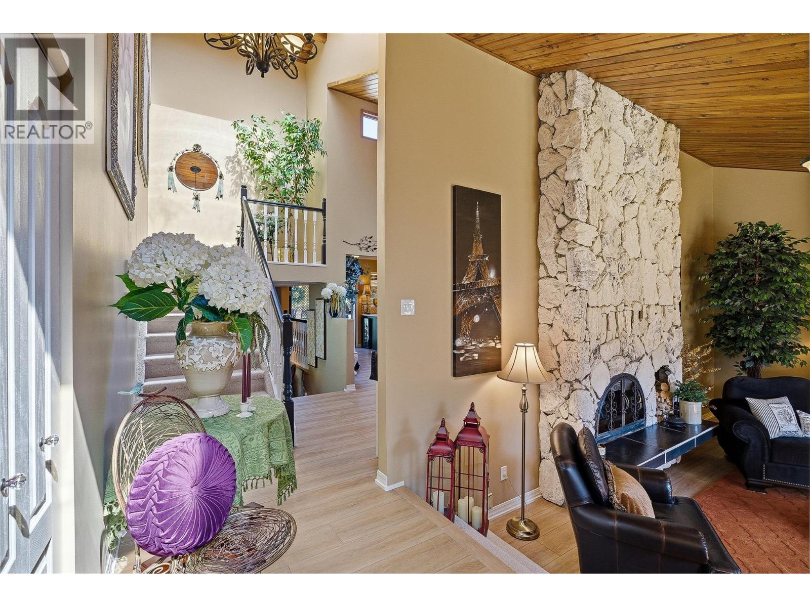 2463 Irvine Avenue, Merritt, British Columbia  V1K 4H4 - Photo 4 - 10401546