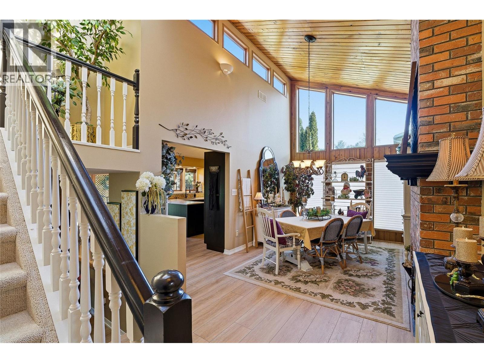 2463 Irvine Avenue, Merritt, British Columbia  V1K 4H4 - Photo 8 - 10401546
