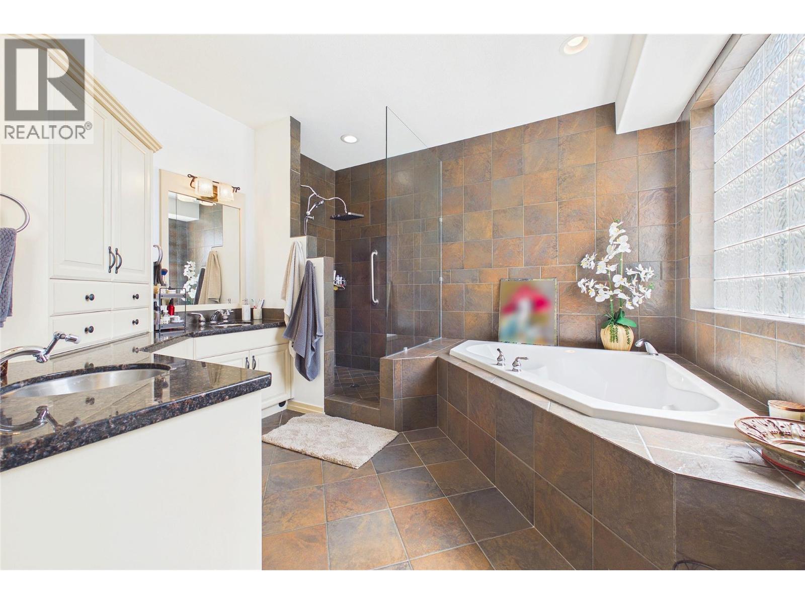 1950 Capistrano Drive Unit# 108, Kelowna, British Columbia  V1V 2N7 - Photo 23 - 10401392