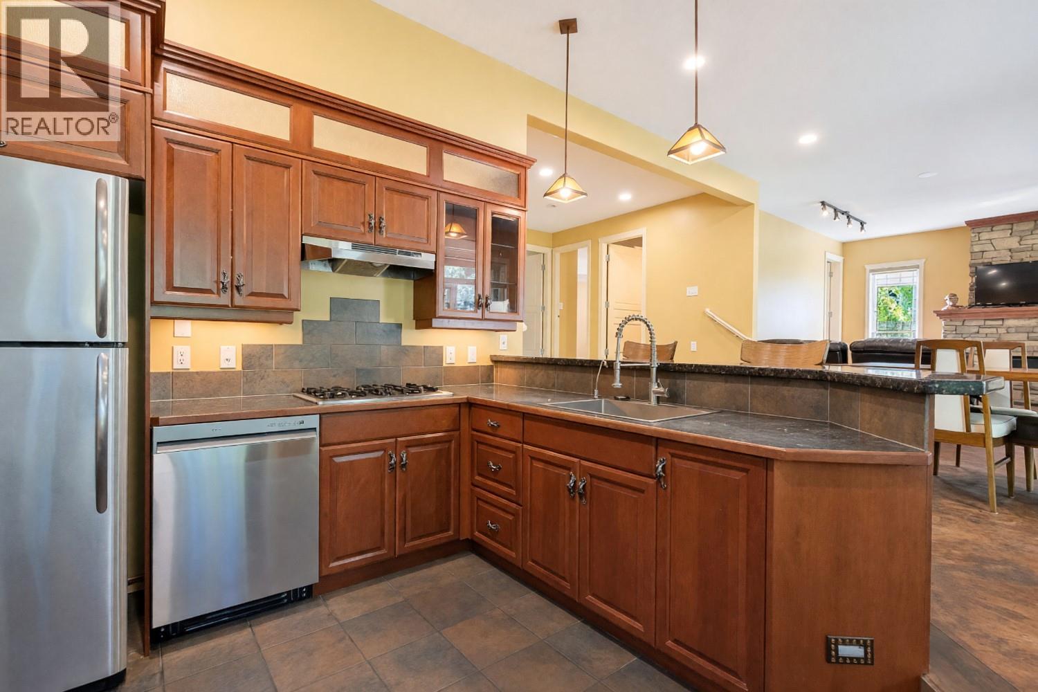 1950 Capistrano Drive Unit# 108, Kelowna, British Columbia  V1V 2N7 - Photo 46 - 10401392