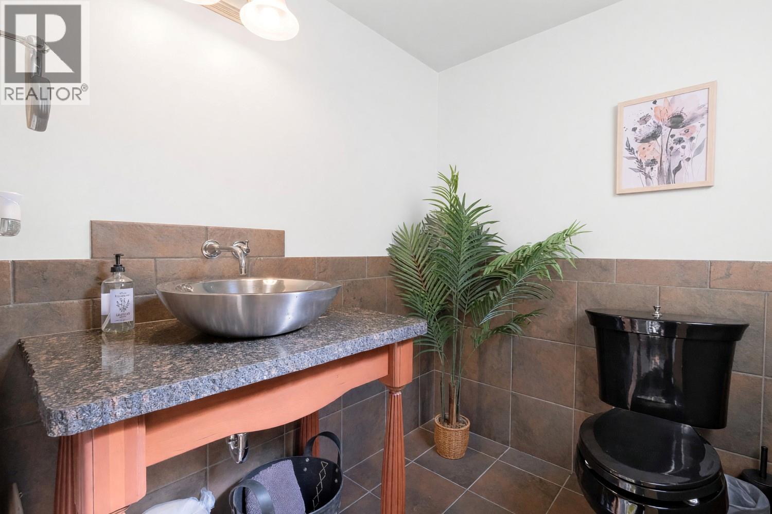 1950 Capistrano Drive Unit# 108, Kelowna, British Columbia  V1V 2N7 - Photo 51 - 10401392