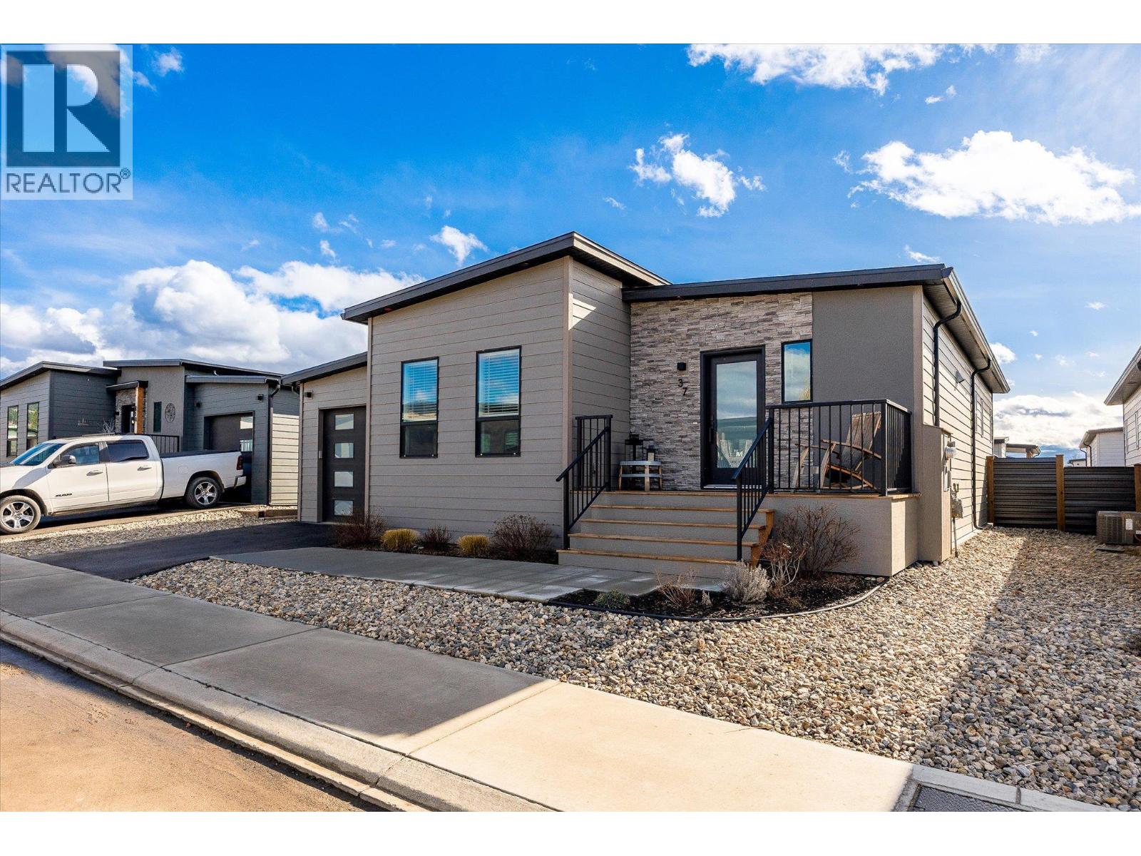 8900 Jim Bailey Road Unit# 37, Kelowna, British Columbia  V4V 1S4 - Photo 2 - 10401305