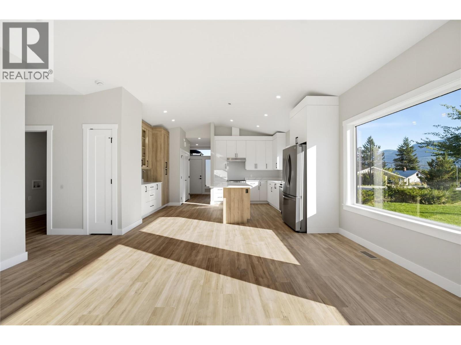 186 Salmon Arm Drive, Enderby, British Columbia  V4Y 4C6 - Photo 22 - 10401568