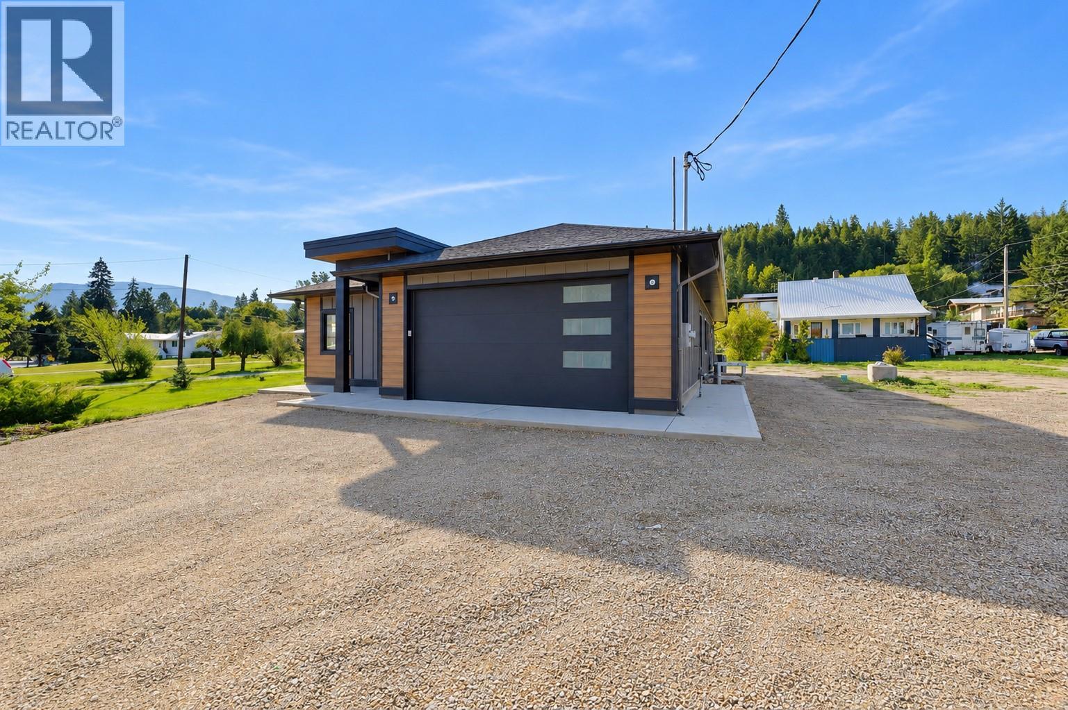 186 Salmon Arm Drive, Enderby, British Columbia  V4Y 4C6 - Photo 4 - 10401568