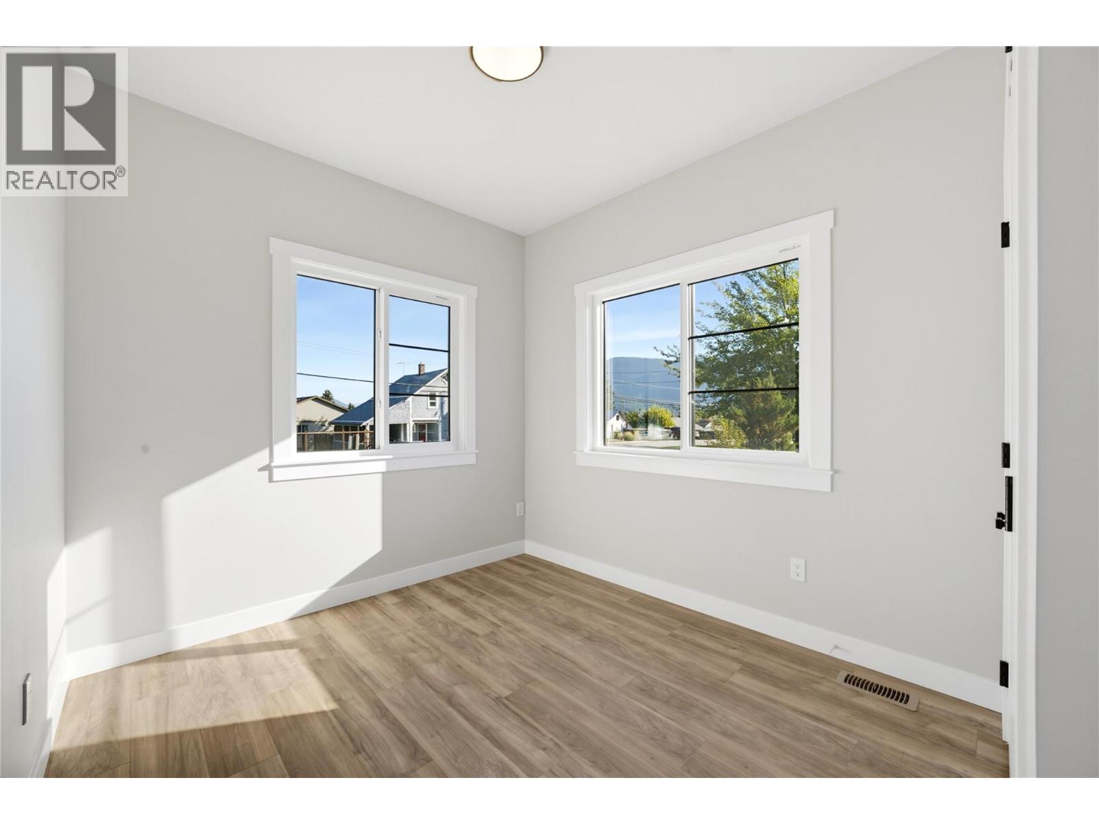 186 Salmon Arm Drive, Enderby, British Columbia  V4Y 4C6 - Photo 43 - 10401568