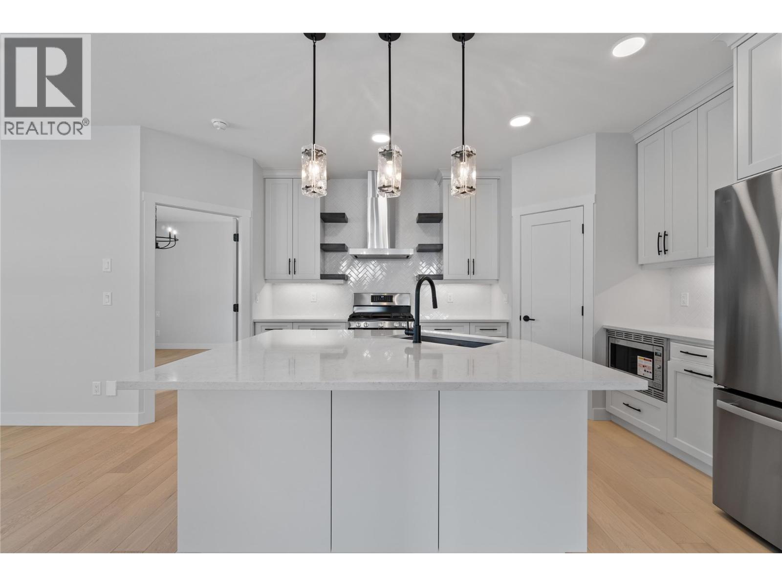 1840 10 Street Sw Unit# 9, Salmon Arm, British Columbia  V1E 0H2 - Photo 9 - 10401520