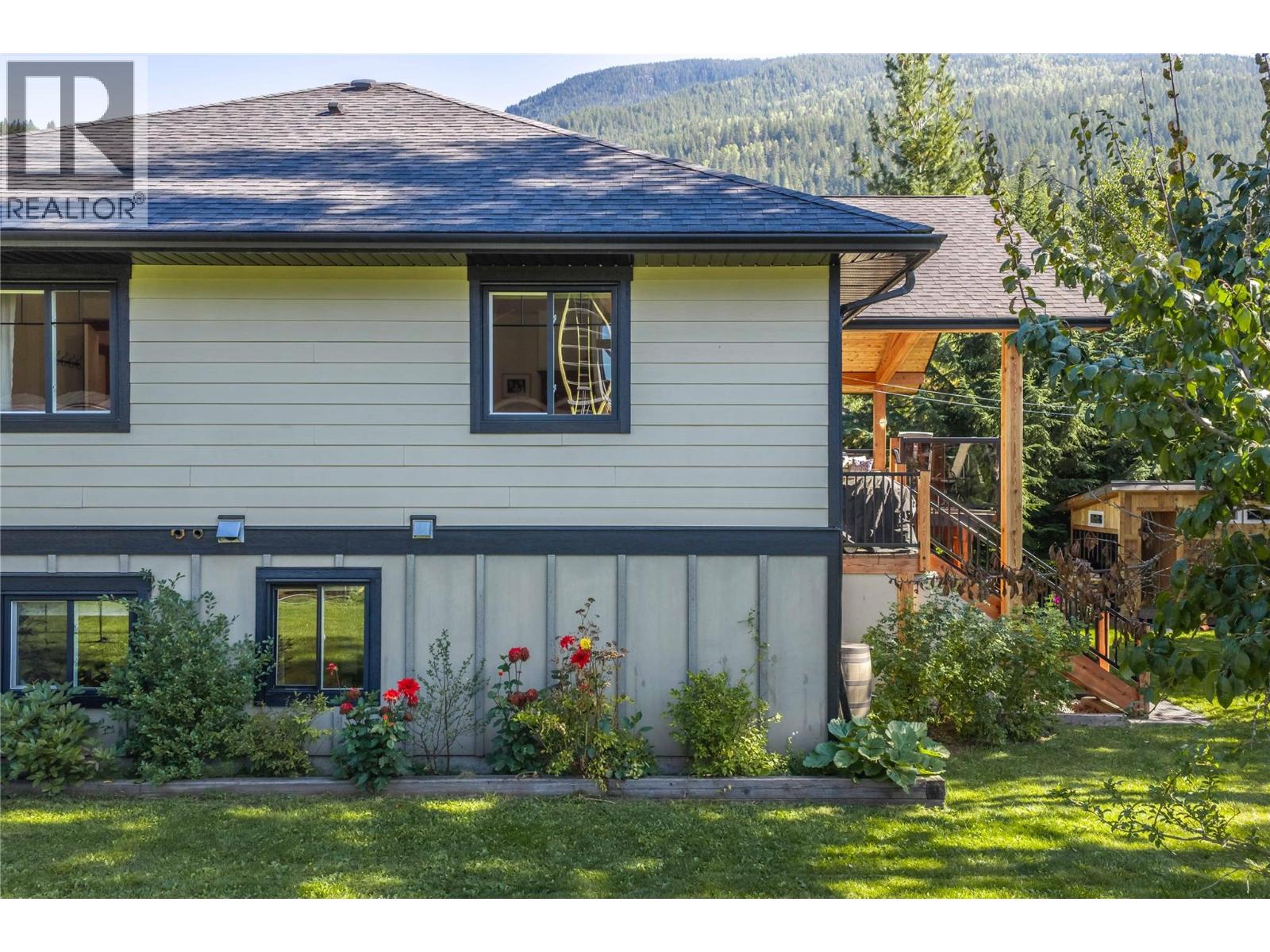 1915 Aspen Crescent, Revelstoke, British Columbia  V0E 2S3 - Photo 70 - 10401419