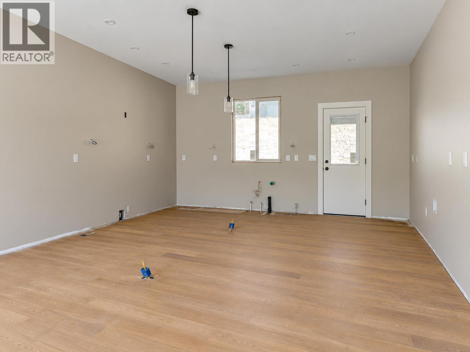1660 8 Street Se, Salmon Arm, British Columbia  V1E 0G9 - Photo 5 - 10401034