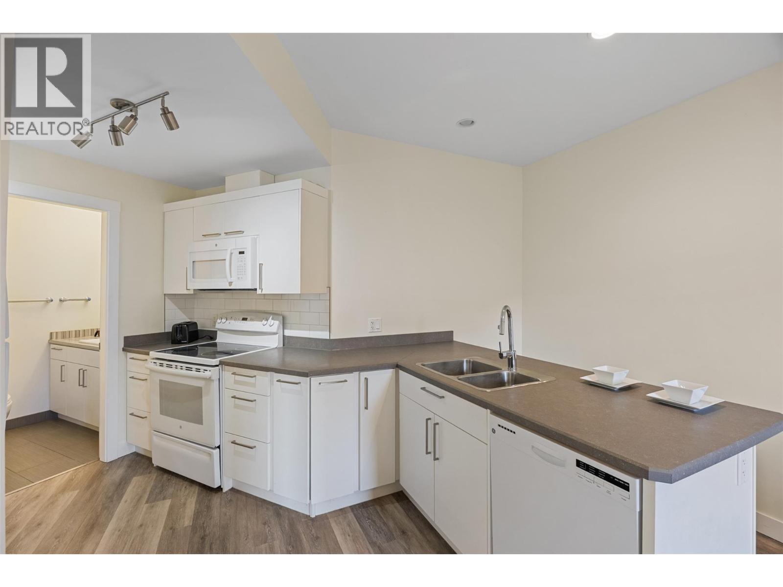 4249 Bella Vista Drive, Sun Peaks, British Columbia  V0E 5N0 - Photo 68 - 10401462