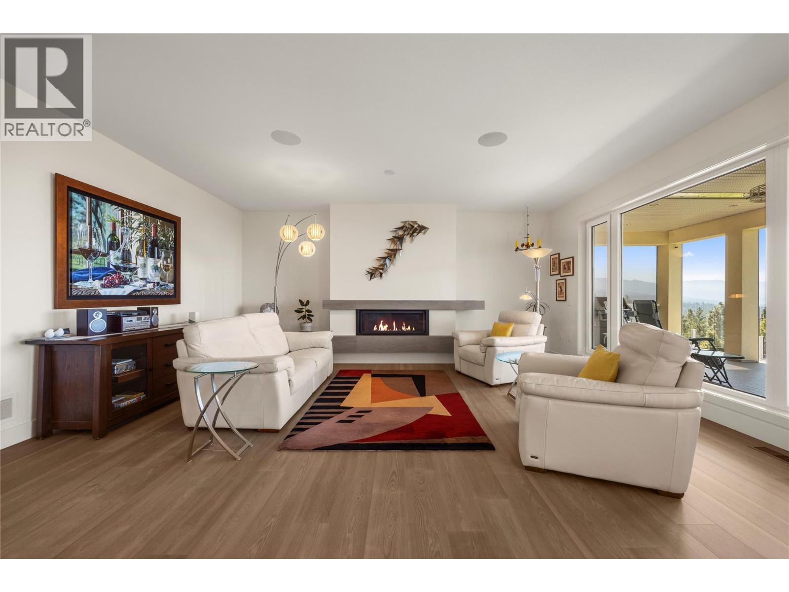 2442 Bella Vista Street, Kelowna, British Columbia  V1P 1S1 - Photo 4 - 10401429