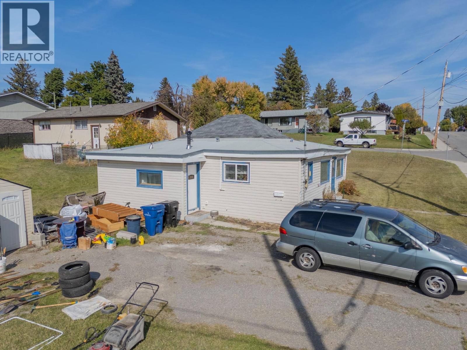 1005 11th Avenue S, Cranbrook, British Columbia  V1C 2R6 - Photo 2 - 10401658
