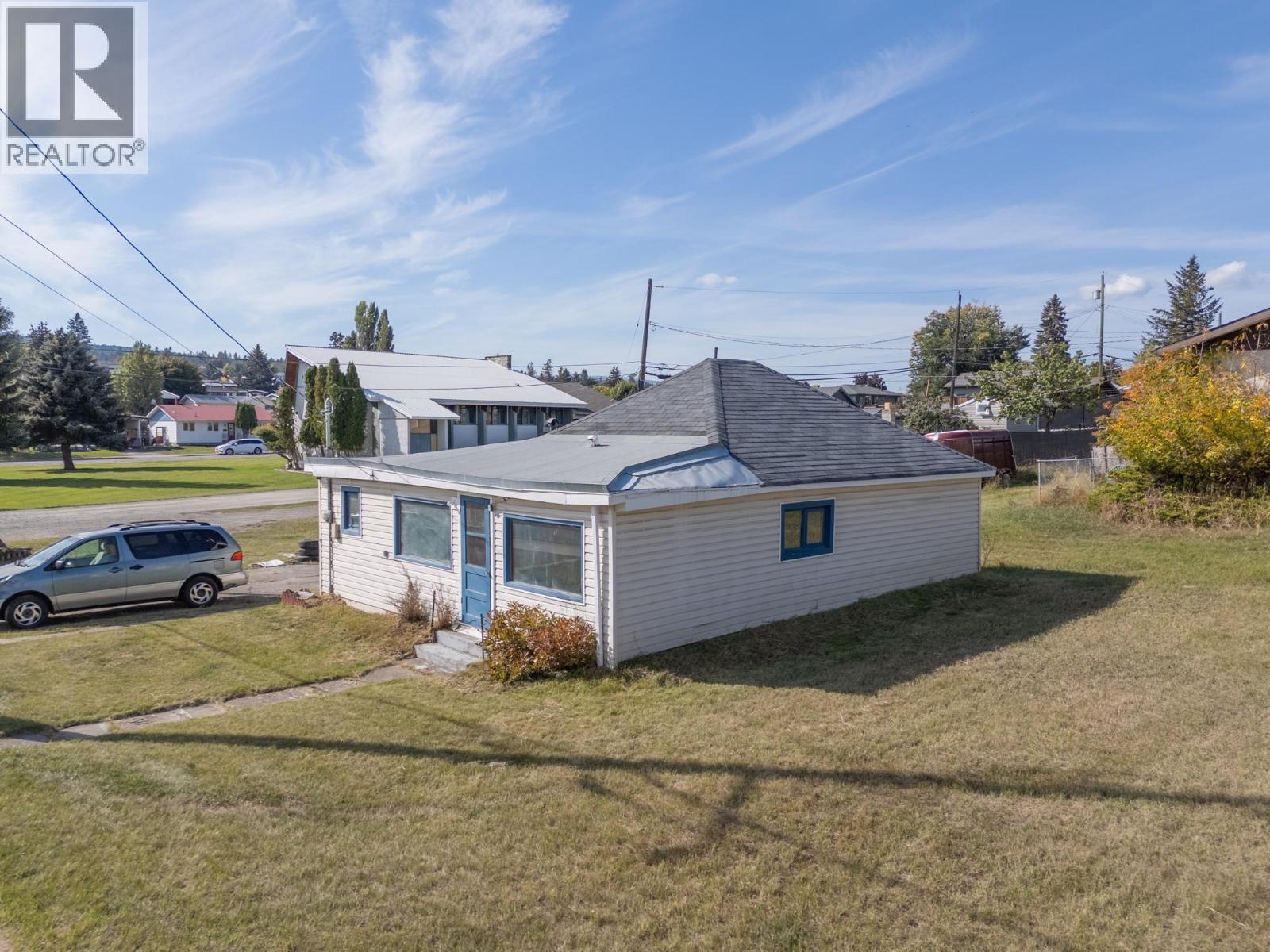 1005 11th Avenue S, Cranbrook, British Columbia  V1C 2R6 - Photo 3 - 10401658