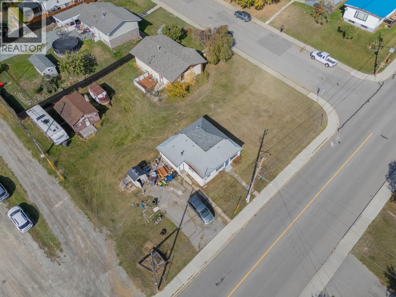 1005 11th Avenue S, Cranbrook, British Columbia  V1C 2R6 - Photo 8 - 10401658