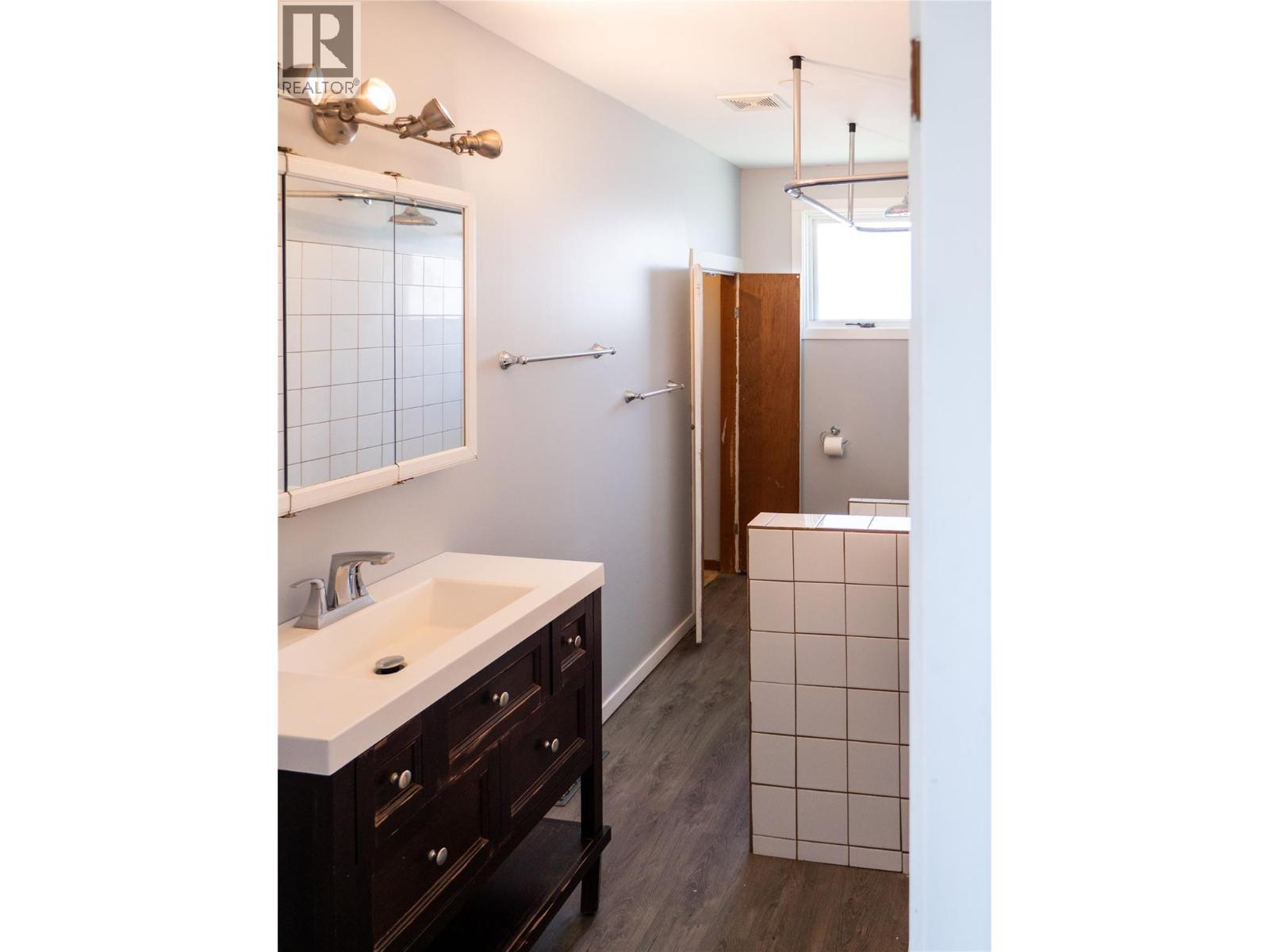 1510 4th Street N, Cranbrook, British Columbia  V1C 3L5 - Photo 12 - 10401477