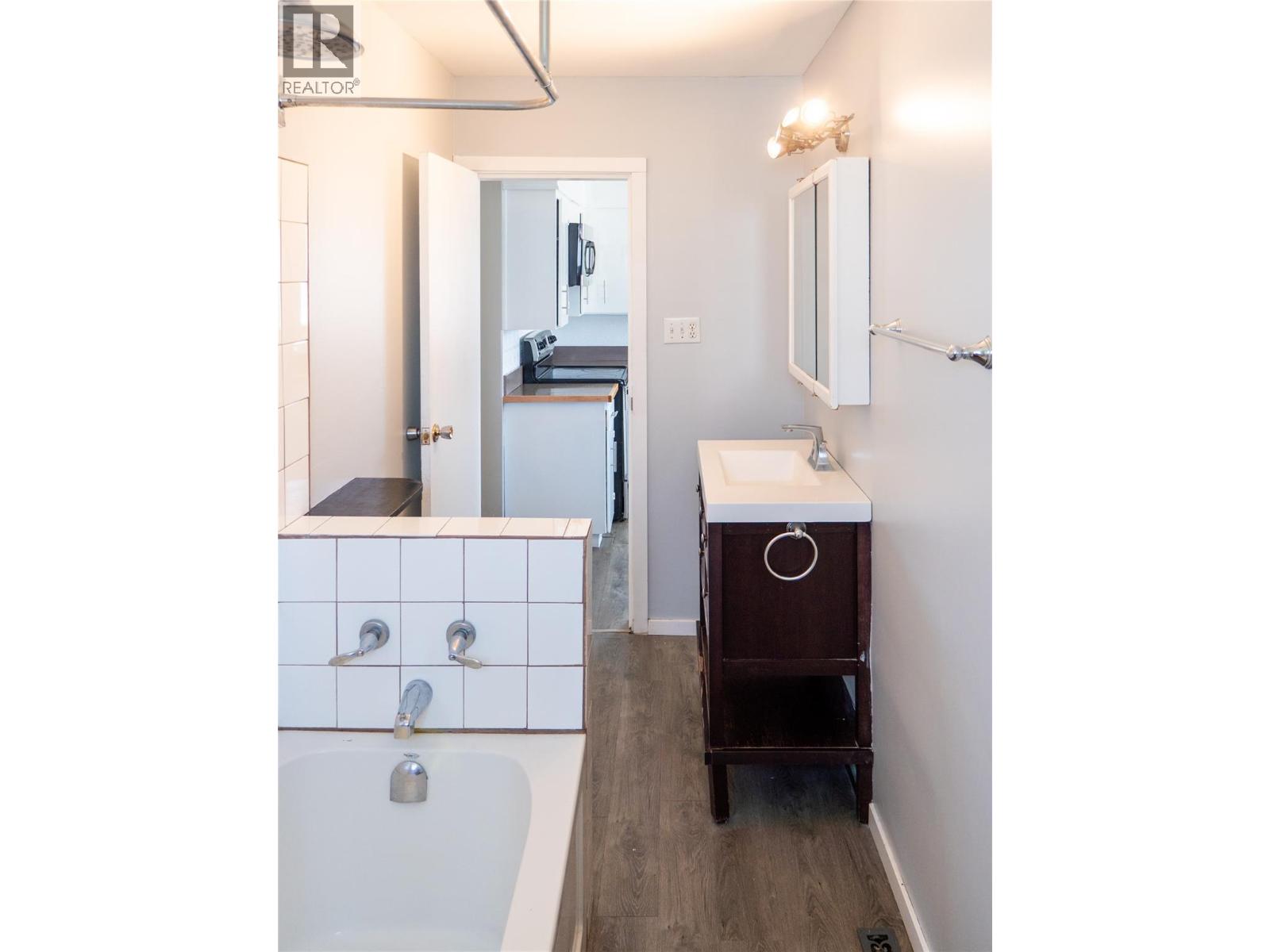 1510 4th Street N, Cranbrook, British Columbia  V1C 3L5 - Photo 13 - 10401477