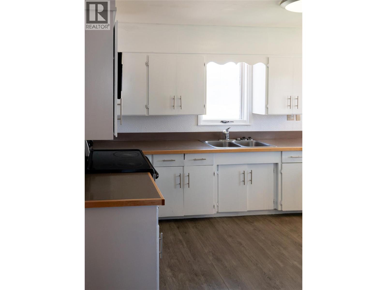 1510 4th Street N, Cranbrook, British Columbia  V1C 3L5 - Photo 6 - 10401477
