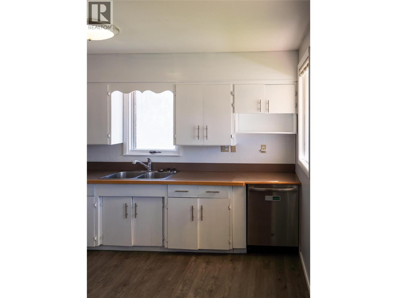 1510 4th Street N, Cranbrook, British Columbia  V1C 3L5 - Photo 7 - 10401477