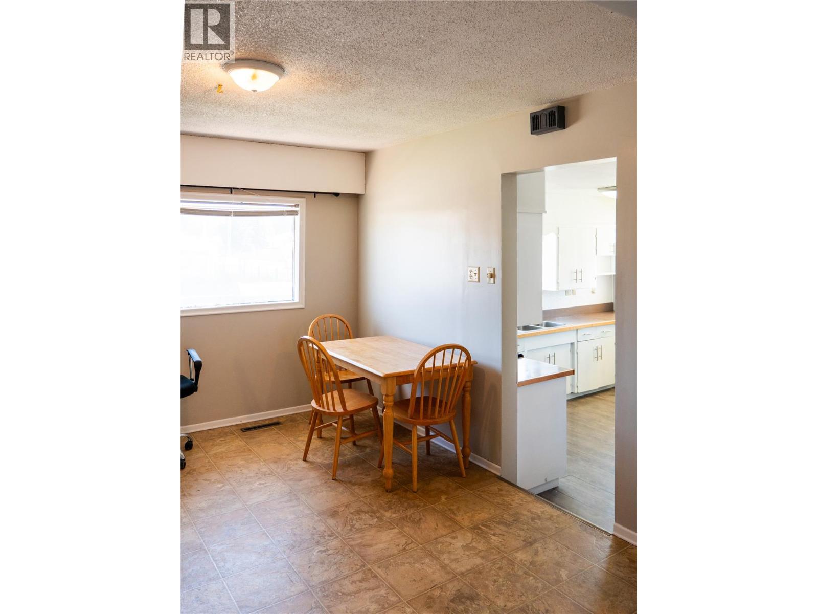 1510 4th Street N, Cranbrook, British Columbia  V1C 3L5 - Photo 8 - 10401477