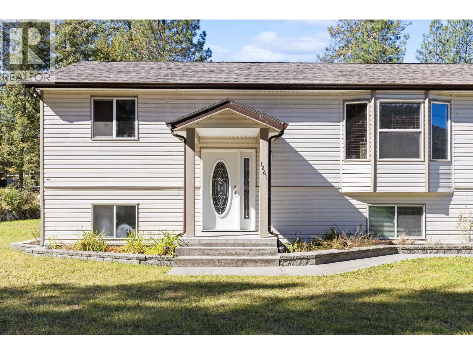1261 Main Street, Christina Lake, British Columbia  V0H 1E0 - Photo 14 - 10401673