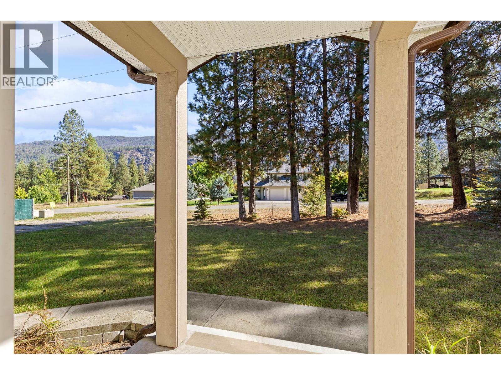 1261 Main Street, Christina Lake, British Columbia  V0H 1E0 - Photo 15 - 10401673