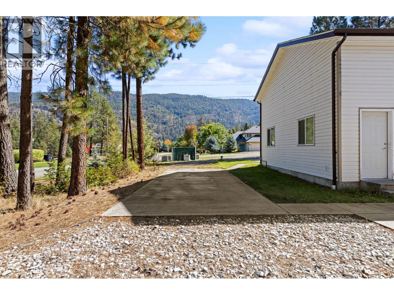 1261 Main Street, Christina Lake, British Columbia  V0H 1E0 - Photo 68 - 10401673