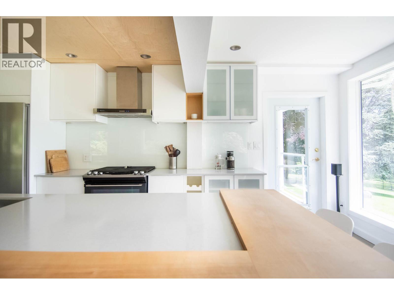 4161 Heroux Road, Nelson, British Columbia  V1L 6N5 - Photo 13 - 10401585