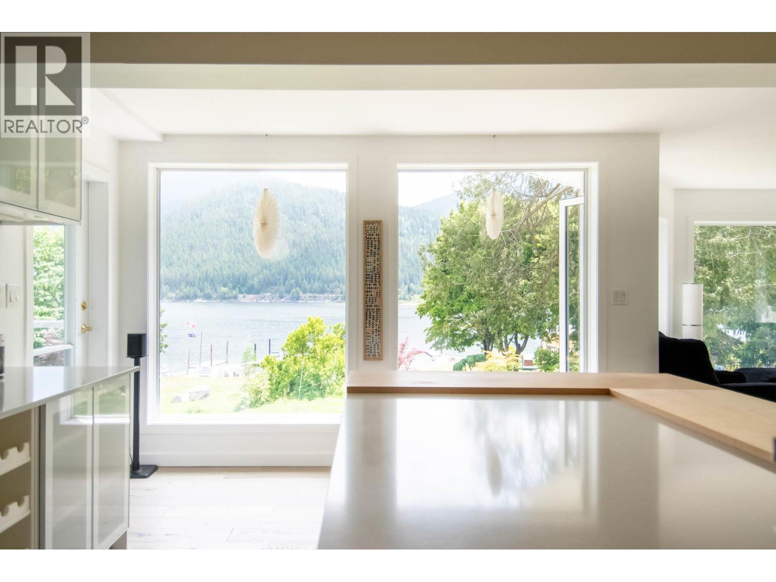 4161 Heroux Road, Nelson, British Columbia  V1L 6N5 - Photo 16 - 10401585