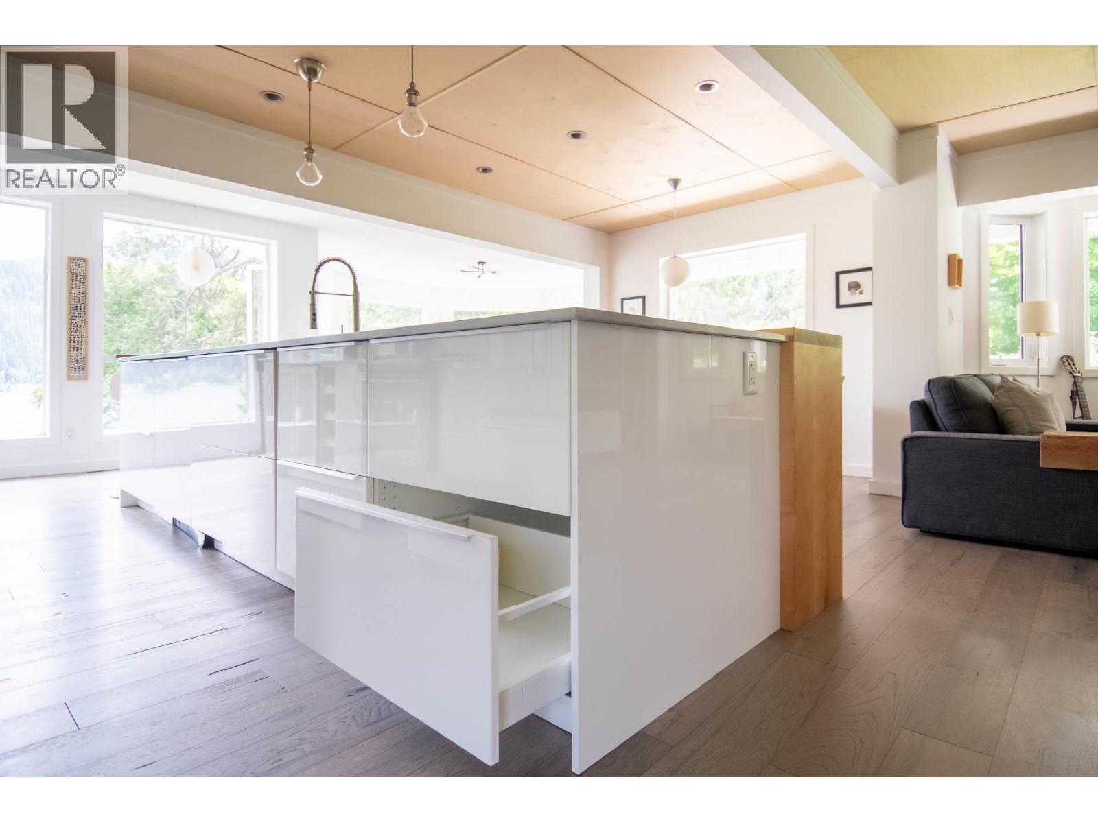 4161 Heroux Road, Nelson, British Columbia  V1L 6N5 - Photo 19 - 10401585