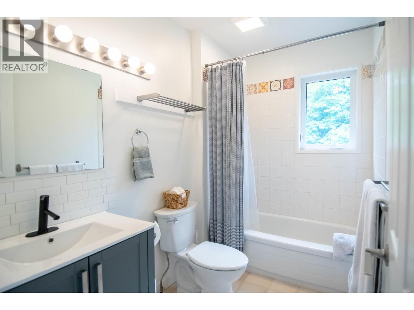 4161 Heroux Road, Nelson, British Columbia  V1L 6N5 - Photo 38 - 10401585
