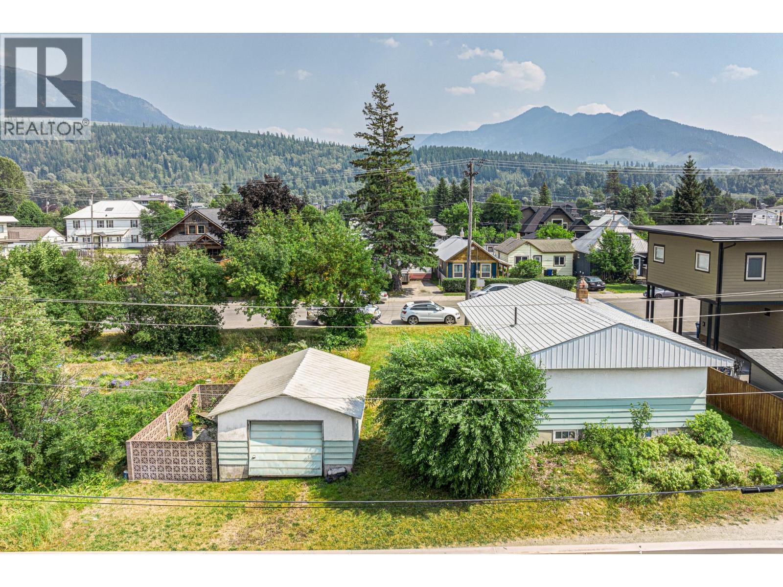 1291 6th Avenue, Fernie, British Columbia  V0B 1M0 - Photo 2 - 10395955