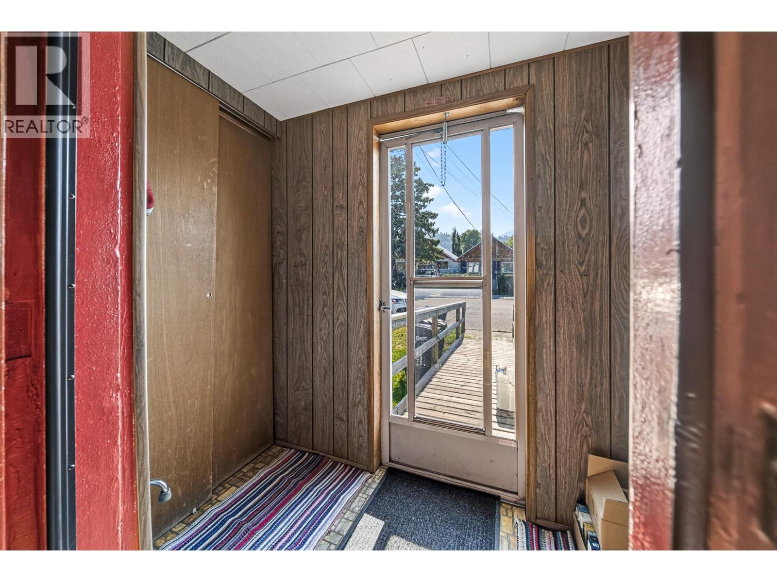 1291 6th Avenue, Fernie, British Columbia  V0B 1M0 - Photo 6 - 10395955