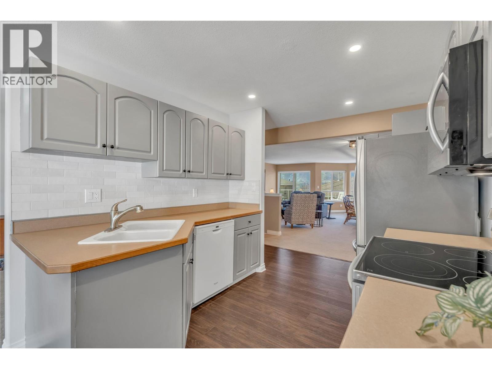 3948 Finnerty Road Unit# 175, Penticton, British Columbia  V2A 8P8 - Photo 5 - 10401617