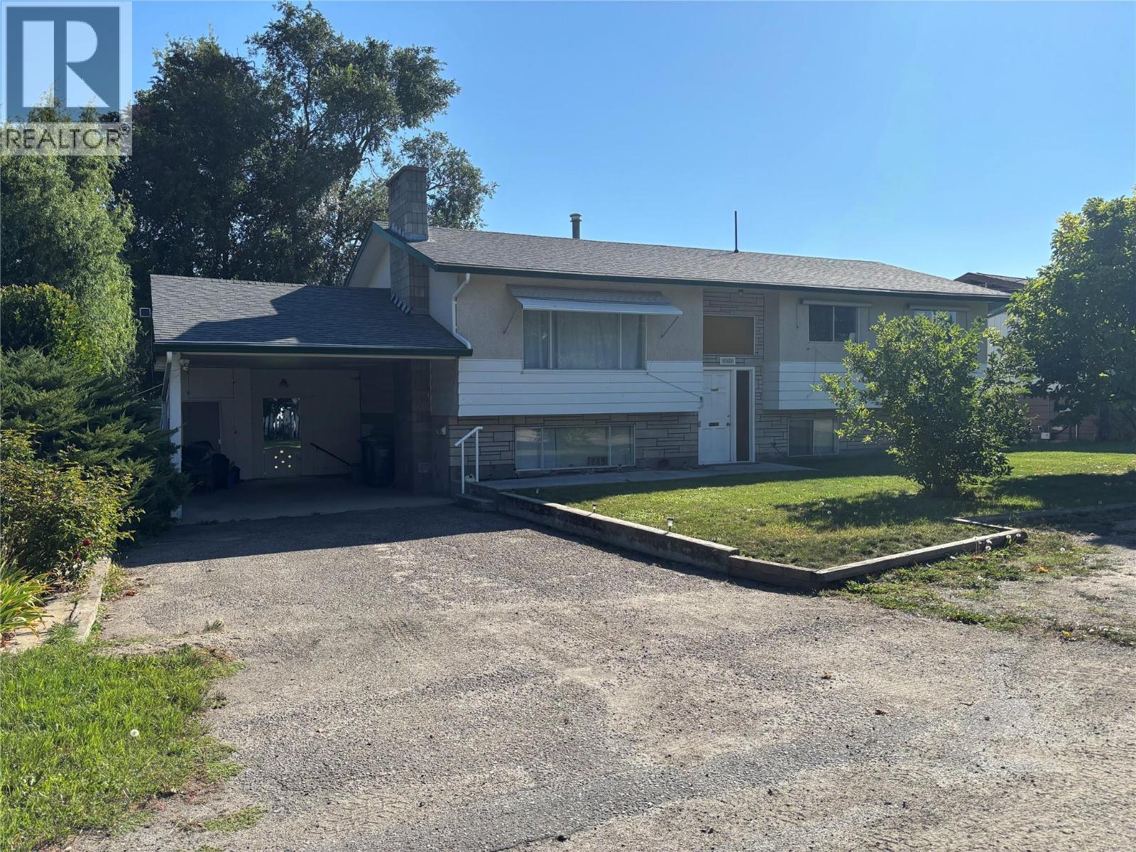 645 Pinetree Road, Kelowna, British Columbia  V1X 3G3 - Photo 1 - 10401028