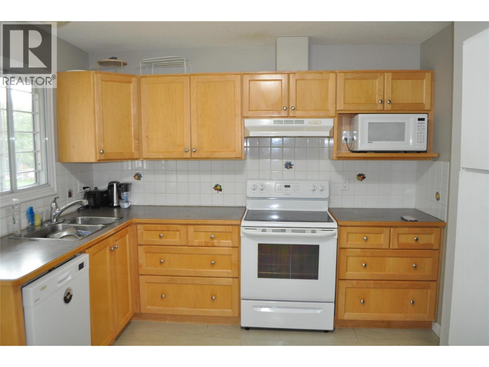 645 Pinetree Road, Kelowna, British Columbia  V1X 3G3 - Photo 7 - 10401028