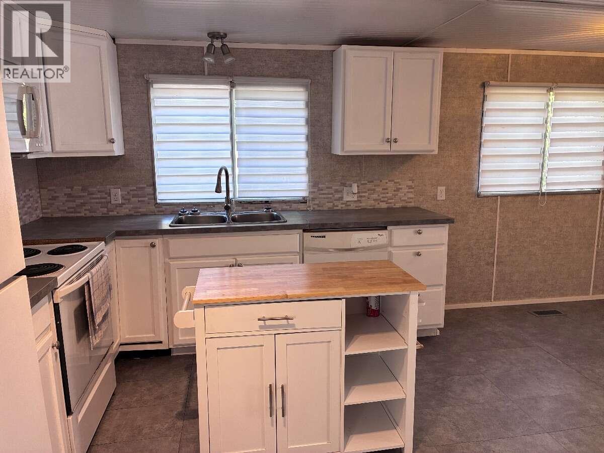 500 16th Avenue Unit# 16, Genelle, British Columbia  V0G 1G0 - Photo 3 - 10401684
