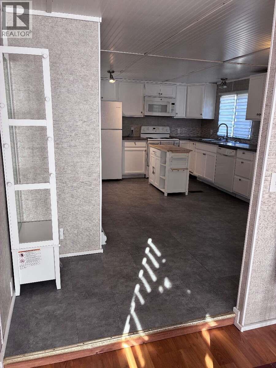 500 16th Avenue Unit# 16, Genelle, British Columbia  V0G 1G0 - Photo 8 - 10401684