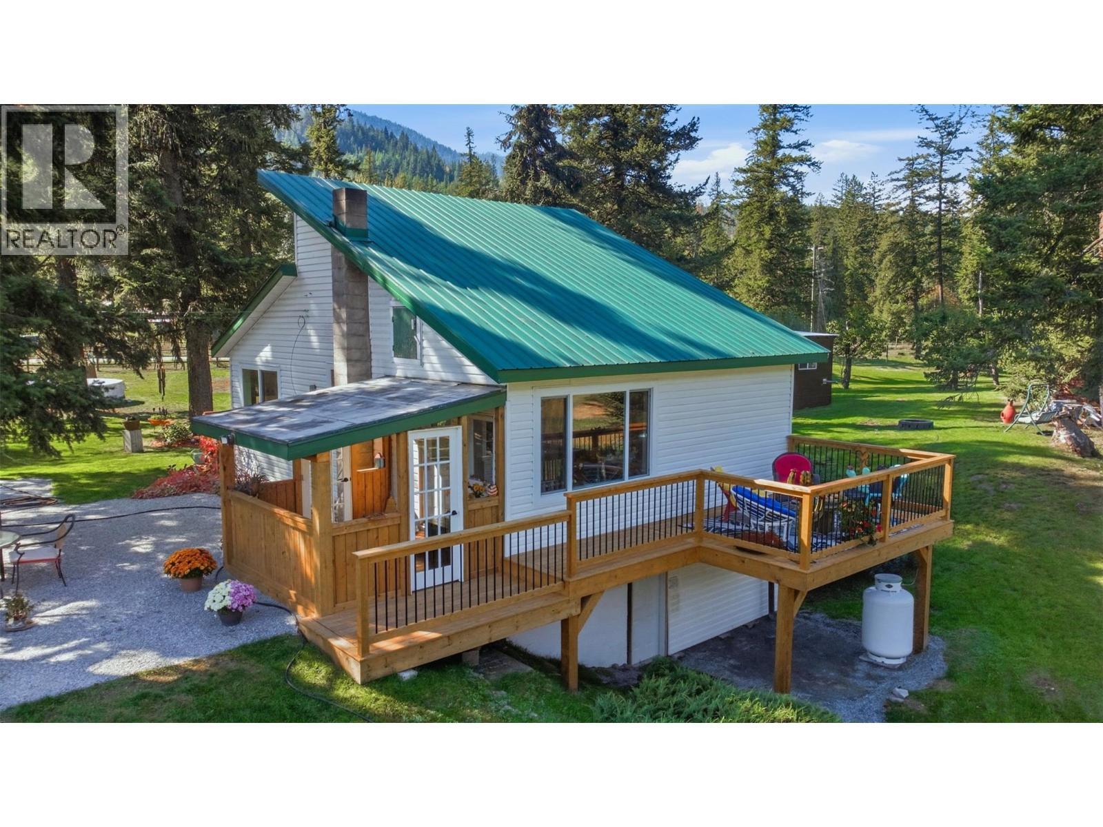 1385 6 Highway, Cherryville, British Columbia  V0E 2G1 - Photo 1 - 10401596