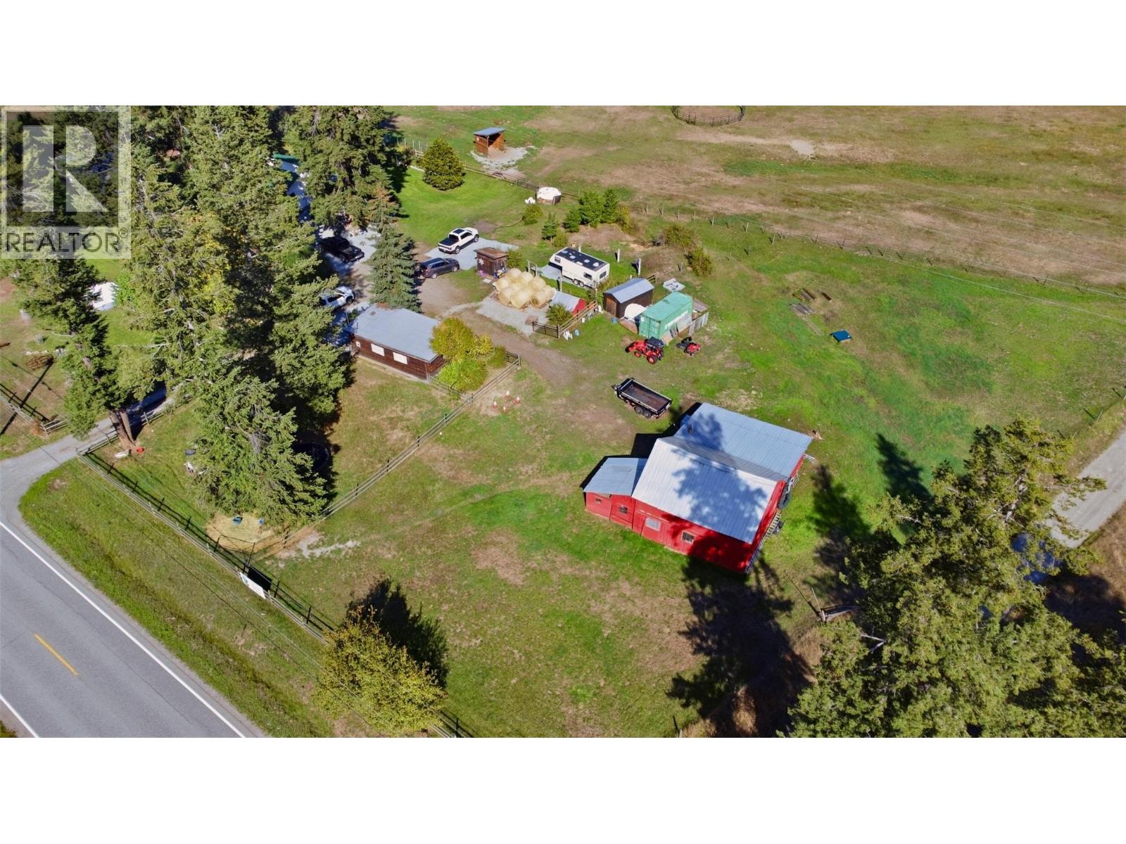 1385 6 Highway, Cherryville, British Columbia  V0E 2G1 - Photo 11 - 10401596