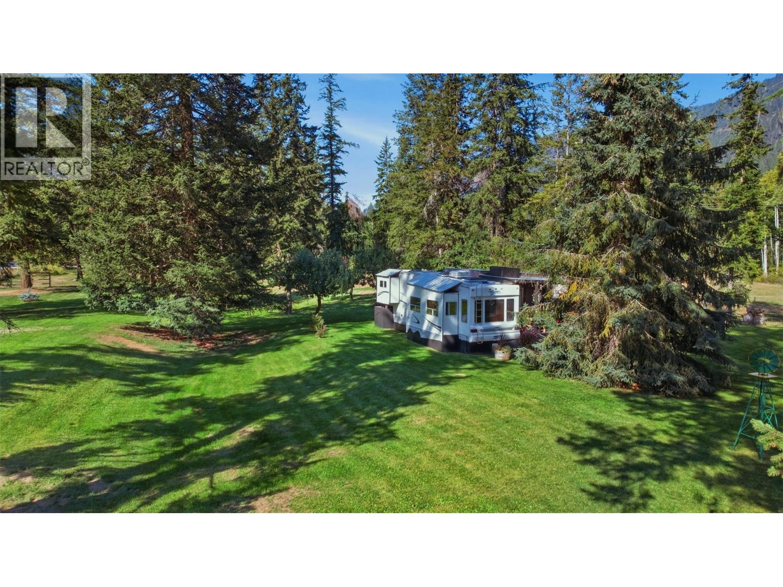1385 6 Highway, Cherryville, British Columbia  V0E 2G1 - Photo 12 - 10401596