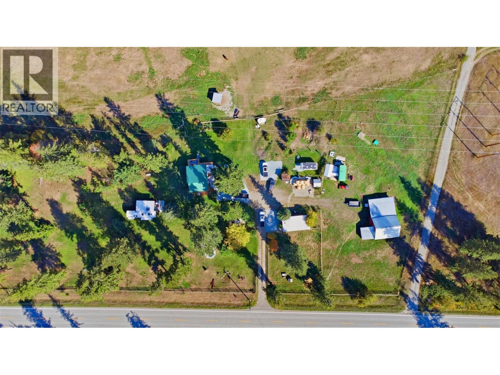 1385 6 Highway, Cherryville, British Columbia  V0E 2G1 - Photo 17 - 10401596