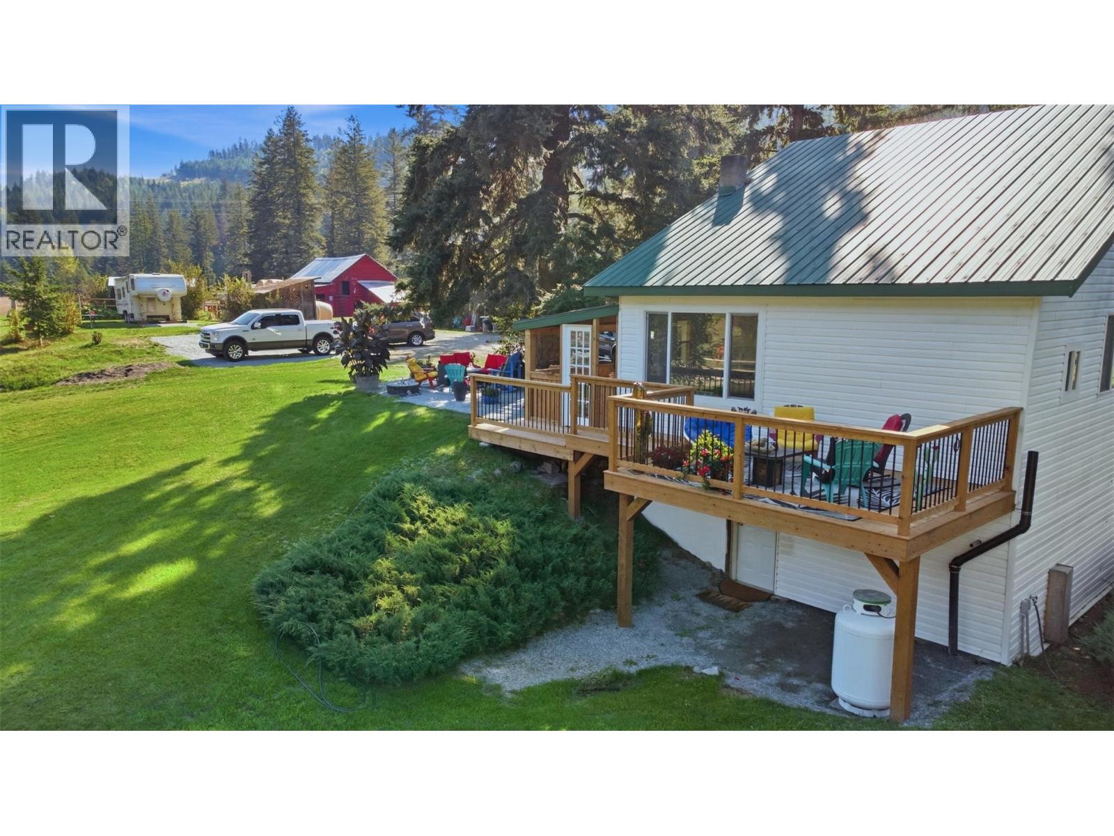 1385 6 Highway, Cherryville, British Columbia  V0E 2G1 - Photo 2 - 10401596