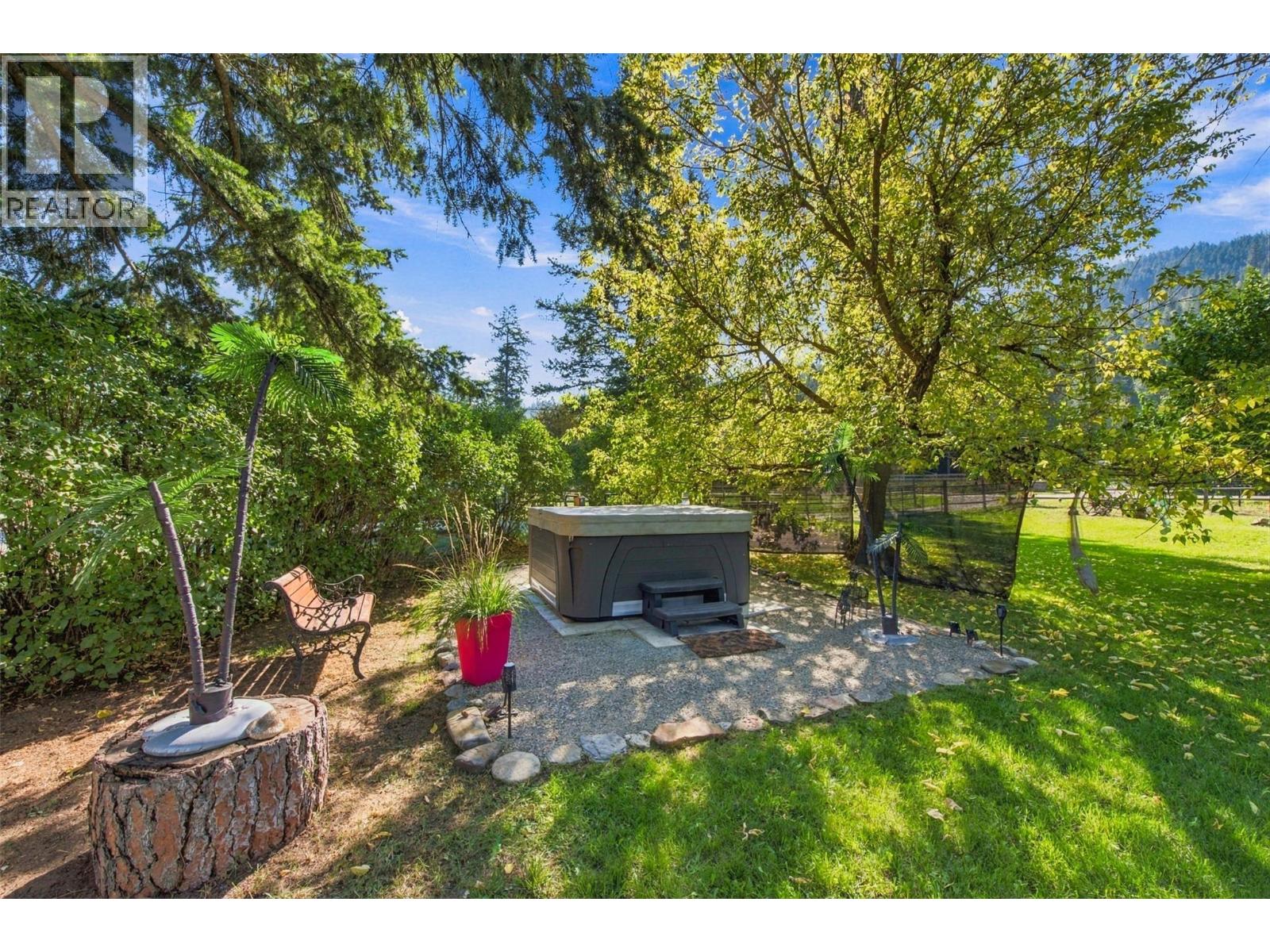 1385 6 Highway, Cherryville, British Columbia  V0E 2G1 - Photo 24 - 10401596