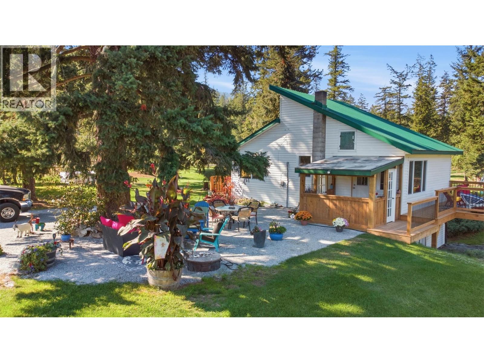 1385 6 Highway, Cherryville, British Columbia  V0E 2G1 - Photo 3 - 10401596