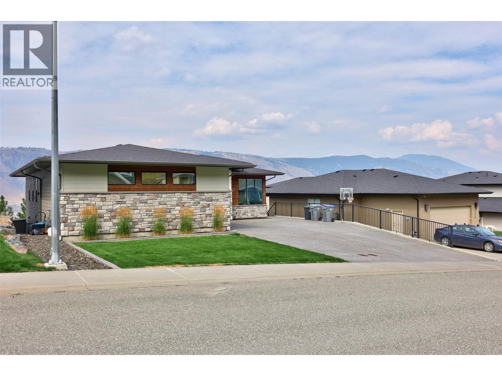 1766 Galore Place, Kamloops, British Columbia  V2E 0A7 - Photo 3 - 10401649