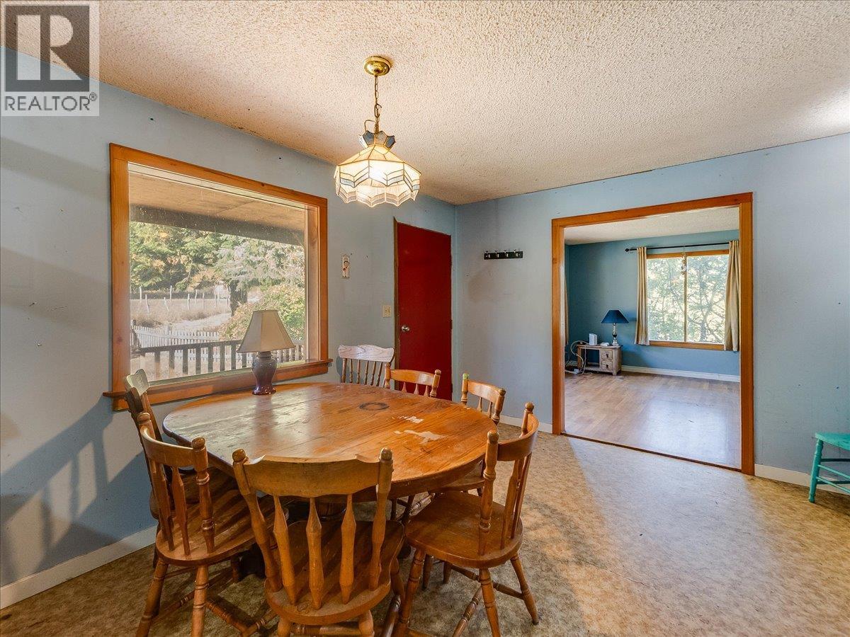 3168 Pass Creek Road, Crescent Valley, British Columbia  V0G 1H0 - Photo 11 - 10401618
